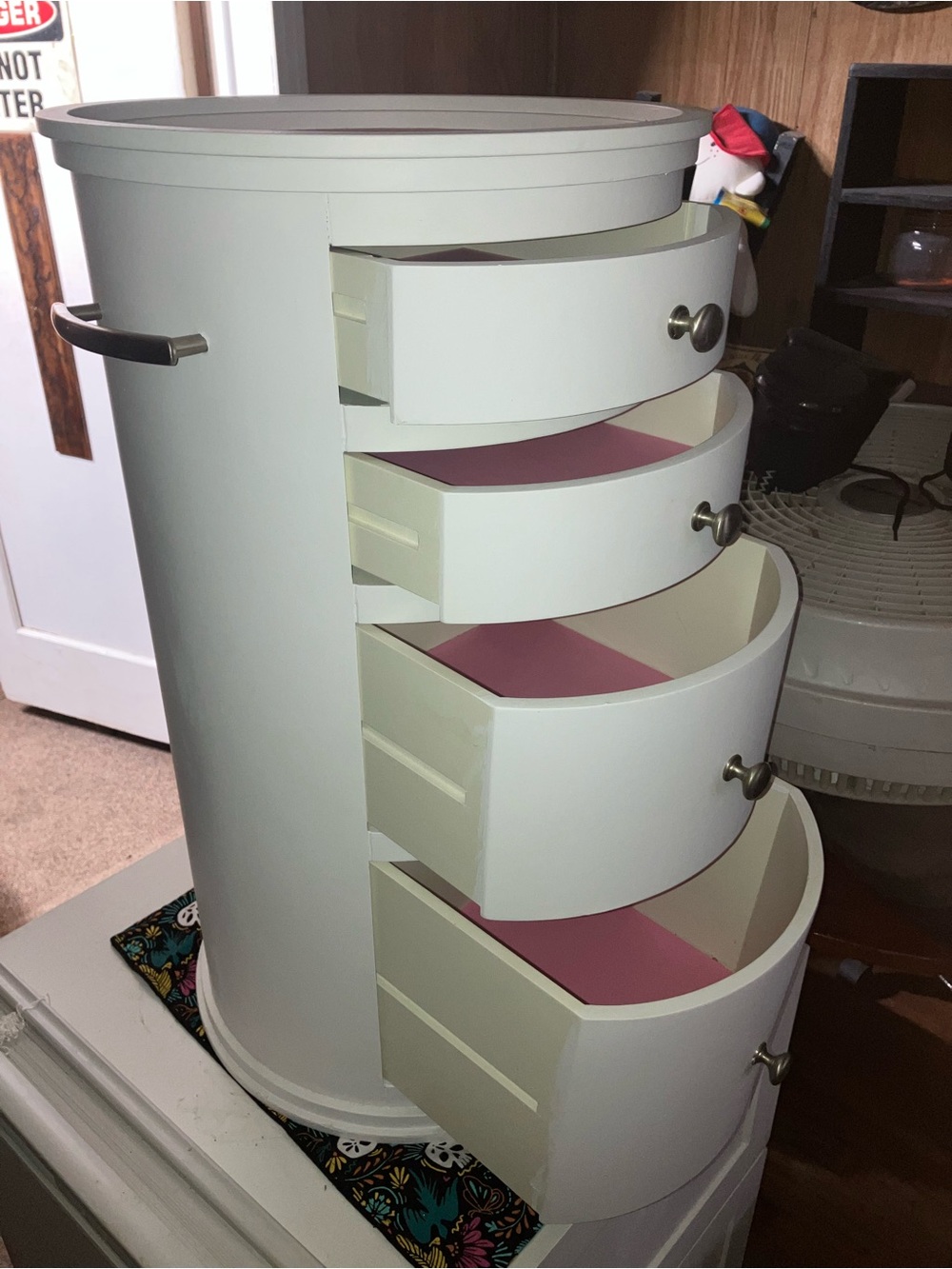 White Round 4-Drawer Storage Organizer with Pink Liners